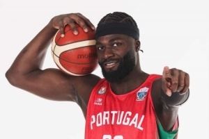 热身赛葡萄牙战胜瑞典 科塔7中5得12分7板&拉松空砍17分4板3助