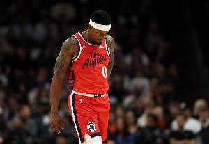 你咋伤的？比尔因左臀酸痛回归成疑！