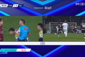 里奇禁区内疑似有手球情况,裁判在VAR介入查看后没给点球