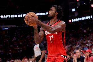 伊森57.9%三分命中率第一!至少出手30次三分 9人命中率超五成